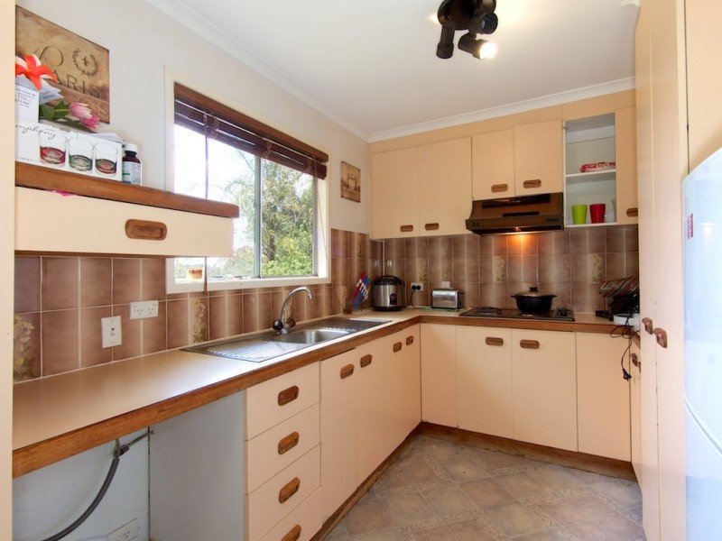 12 Mary Street, Flinders View QLD 4305