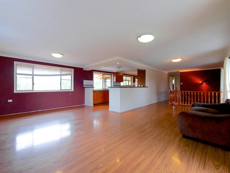 31 Fairfield Rd, Lowood QLD 4311