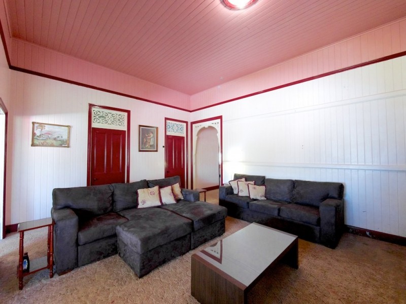 2406 Warrego Highway, Haigslea QLD 4306