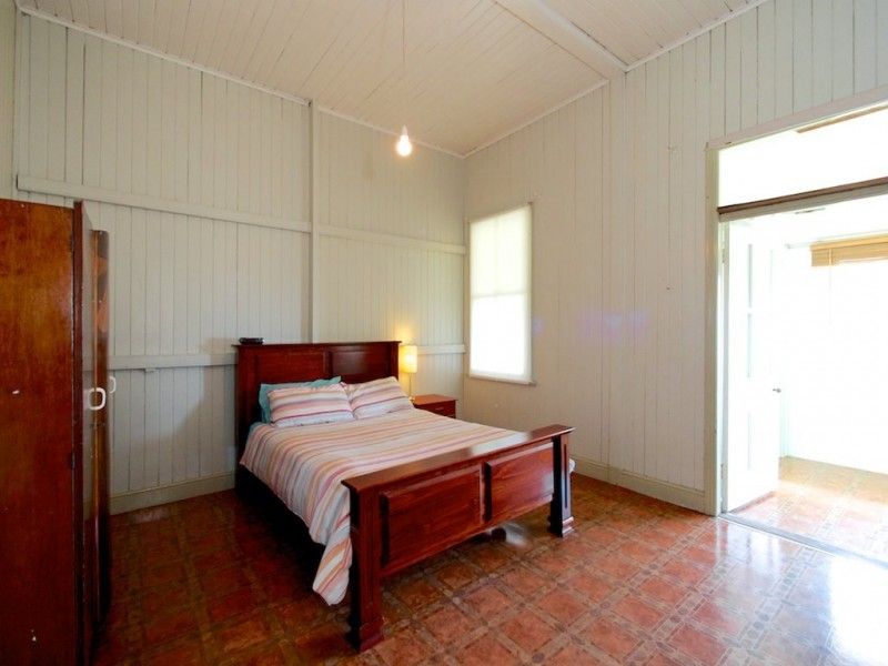 2406 Warrego Highway, Haigslea QLD 4306