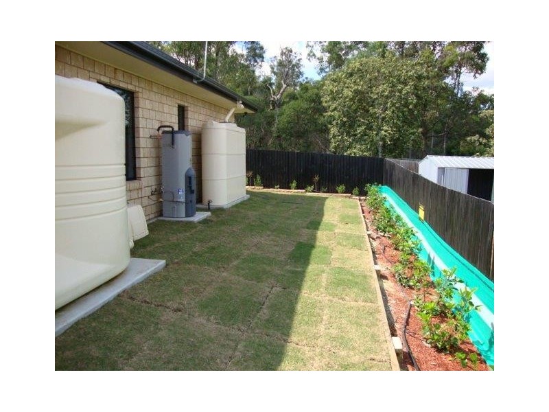 25 Westaway Crescent, Bellbowrie QLD 4070