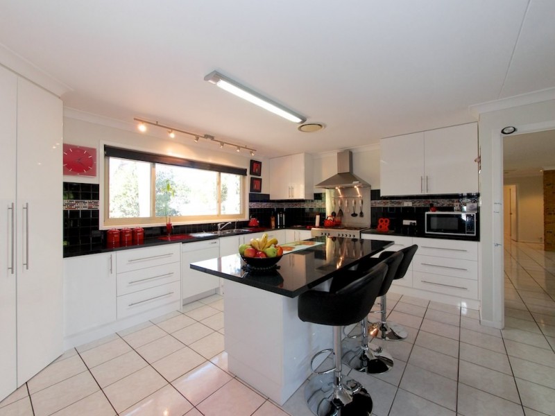 129 Coopers Rd, Willowbank QLD 4306