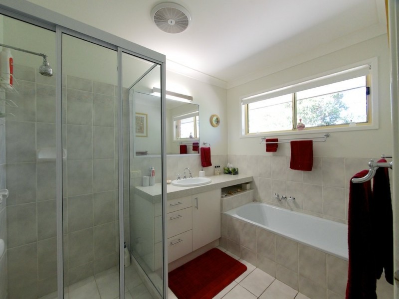 129 Coopers Rd, Willowbank QLD 4306