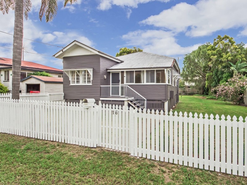 16 Clifton Street, Booval QLD 4304