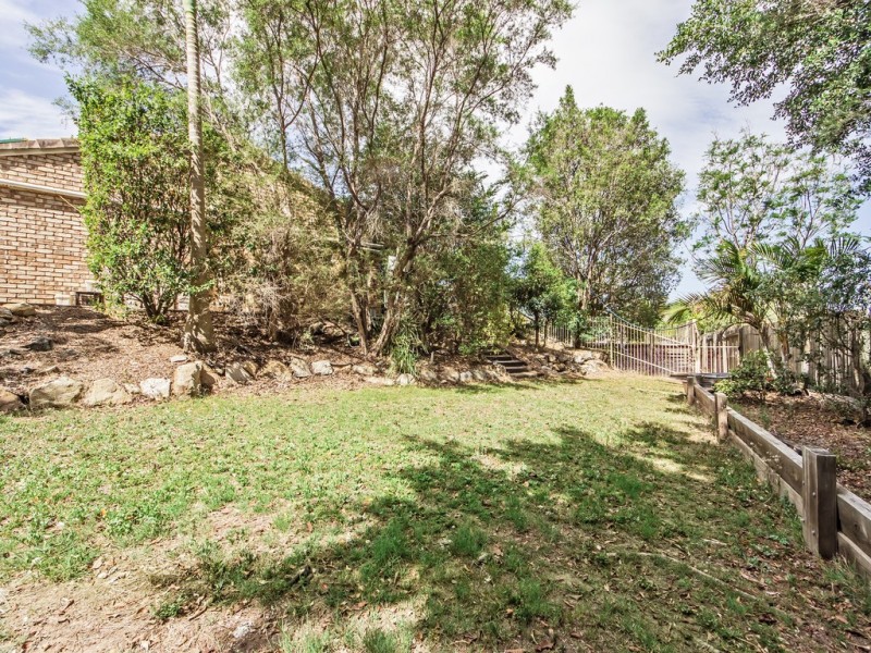 24 Makepeace Pl, Bellbowrie QLD 4070