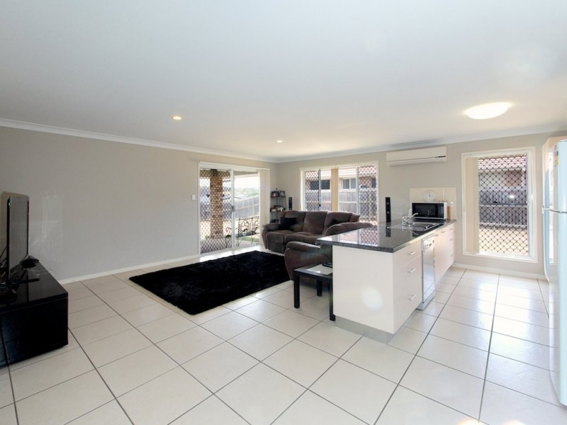 9 Angela Place, Yamanto QLD 4305