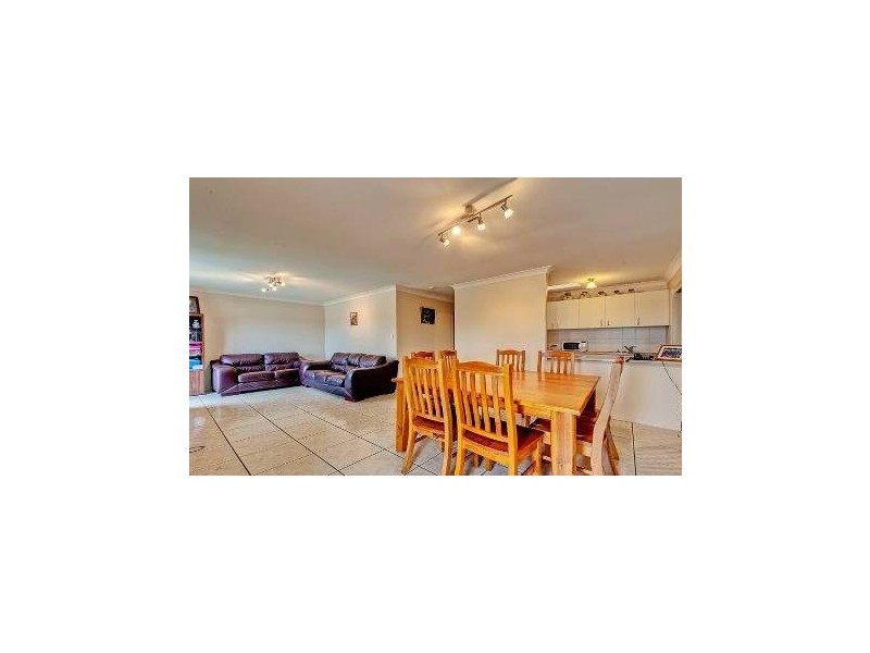 9 Killarney Crt, Redbank Plains QLD 4301