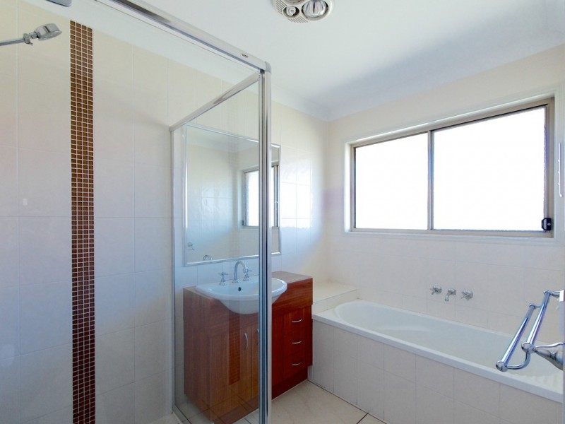 24 Haslingden Park Drive, Lowood QLD 4311