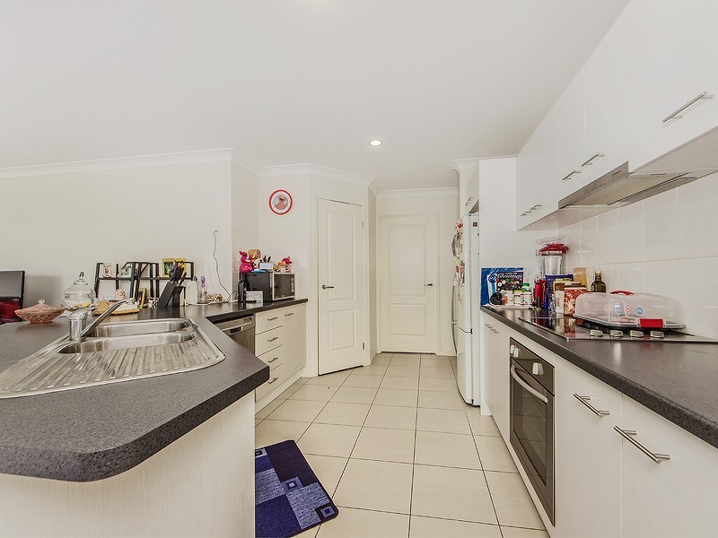 43 Harold Reinhardt Dr, Redbank Plains QLD 4301
