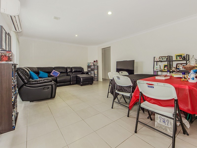 43 Harold Reinhardt Dr, Redbank Plains QLD 4301