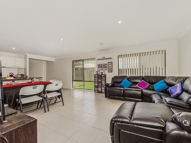 43 Harold Reinhardt Dr, Redbank Plains QLD 4301