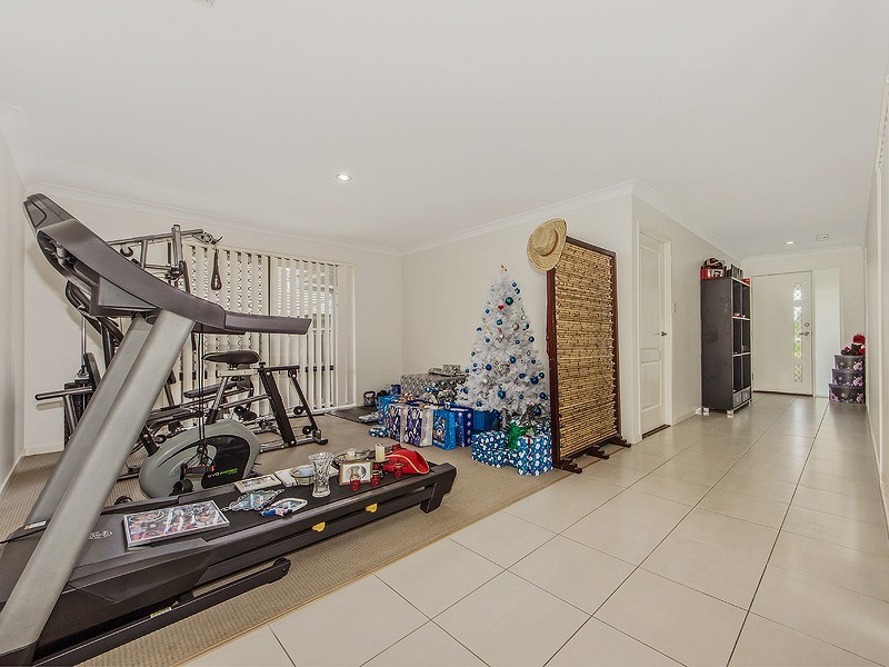 43 Harold Reinhardt Dr, Redbank Plains QLD 4301