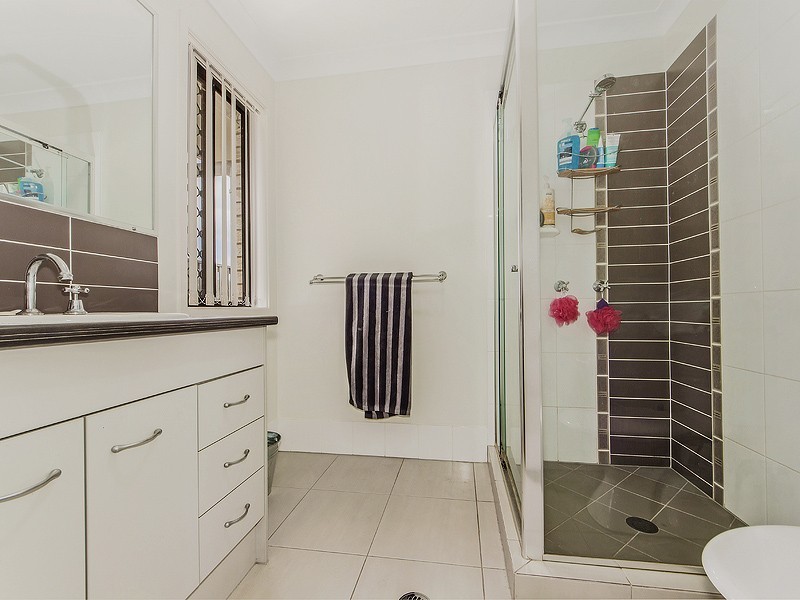 43 Harold Reinhardt Dr, Redbank Plains QLD 4301