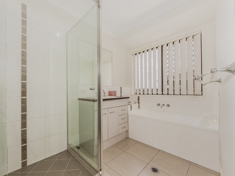 43 Harold Reinhardt Dr, Redbank Plains QLD 4301