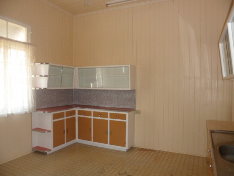 167 Brisbane Rd, Booval QLD 4304