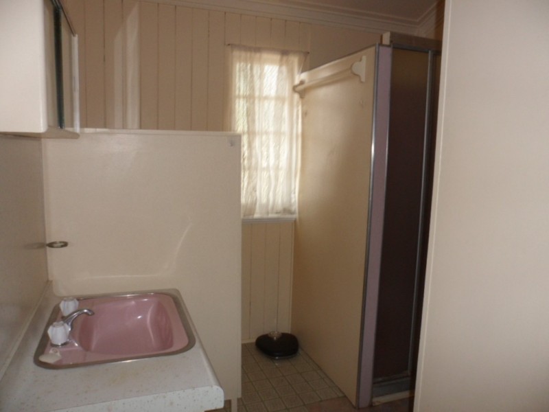 167 Brisbane Rd, Booval QLD 4304