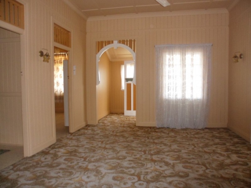 167 Brisbane Rd, Booval QLD 4304