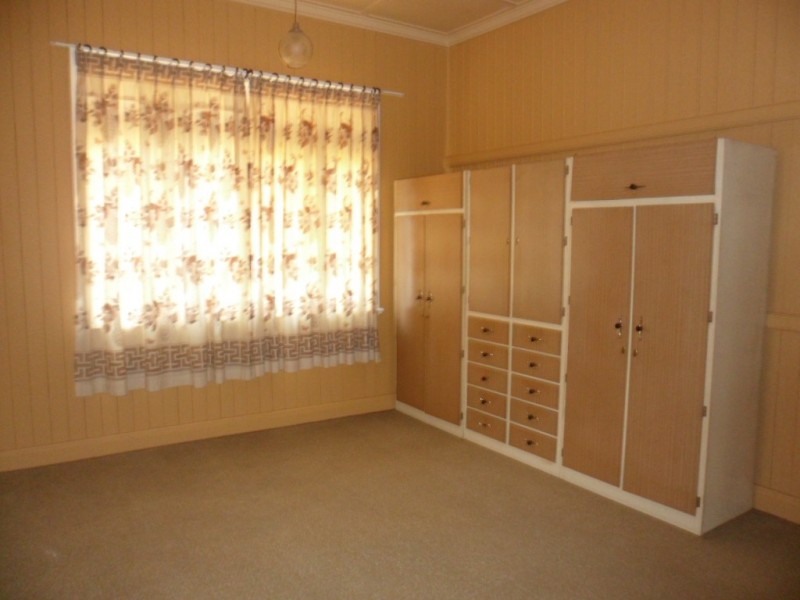 167 Brisbane Rd, Booval QLD 4304