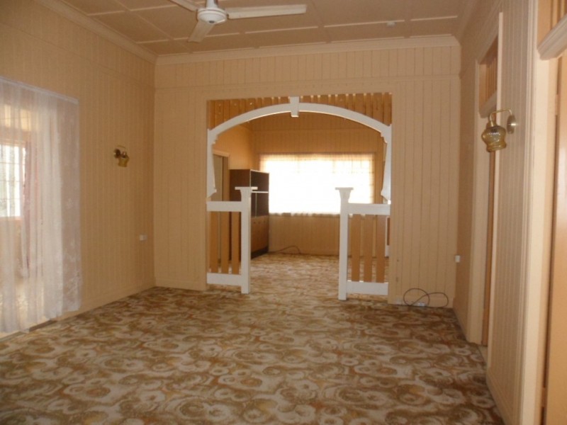 167 Brisbane Rd, Booval QLD 4304