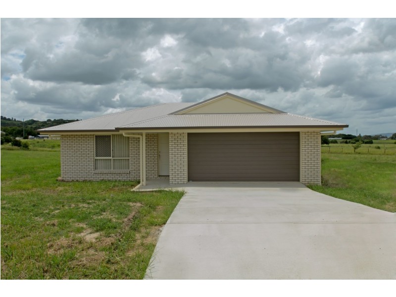 72 Pat Slattery Pl, Lowood QLD 4311