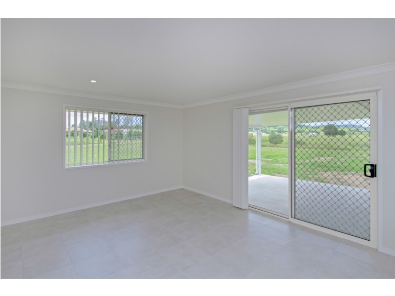 72 Pat Slattery Pl, Lowood QLD 4311