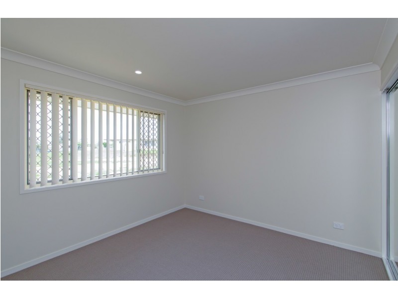 72 Pat Slattery Pl, Lowood QLD 4311