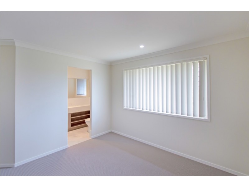 72 Pat Slattery Pl, Lowood QLD 4311