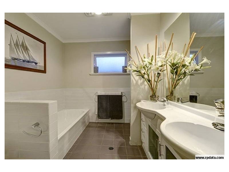 23 Johnstone Street, Sherwood QLD 4075