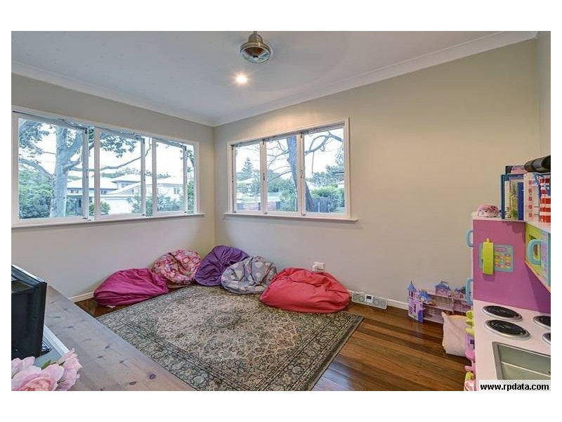 23 Johnstone Street, Sherwood QLD 4075