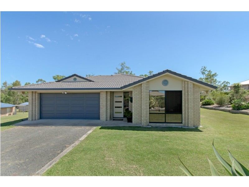 7 Pat Slattery Pl, Lowood QLD 4311