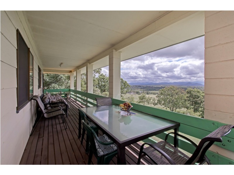 18 Acacia St, Lowood QLD 4311