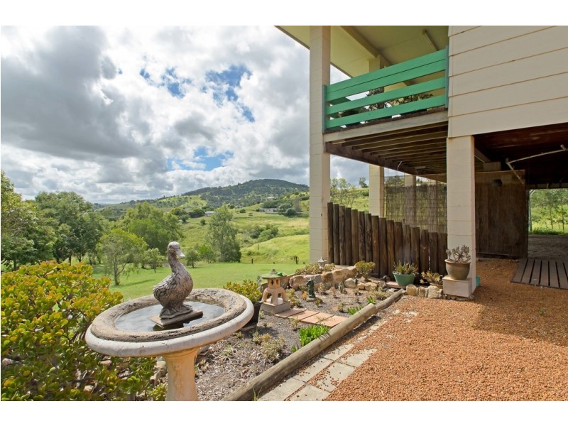 18 Acacia St, Lowood QLD 4311