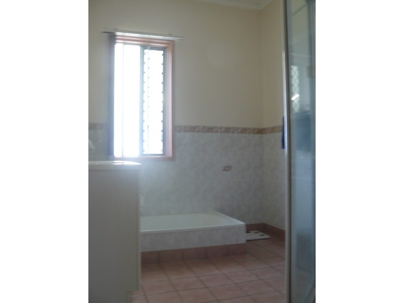 42 Raceview Street, Raceview QLD 4305