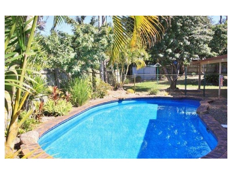 2 Lowan Street, Bellbowrie QLD 4070