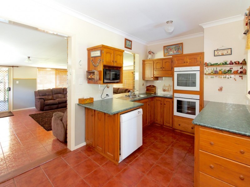 76 Poole Rd, Fernvale QLD 4306