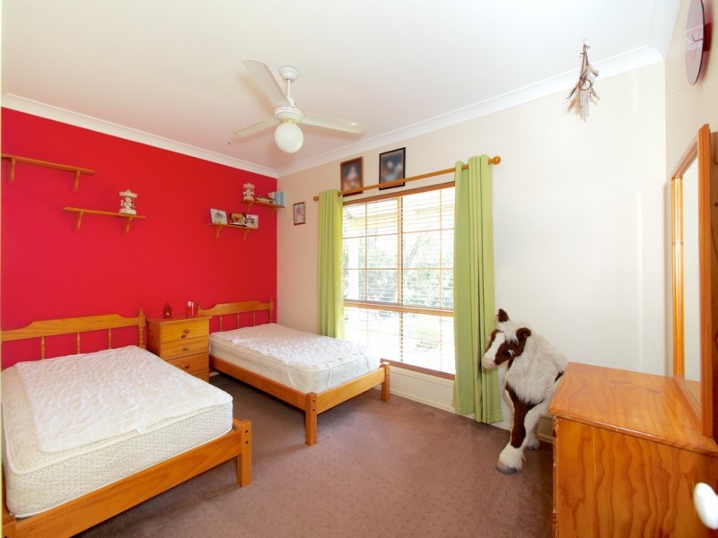 76 Poole Rd, Fernvale QLD 4306