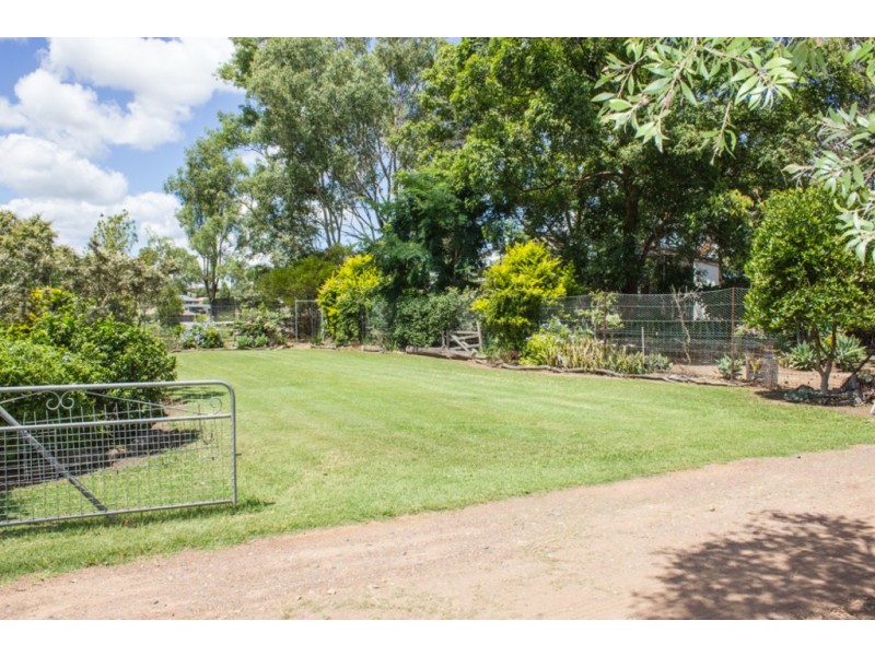 14 Vogler Rd, Fernvale QLD 4306