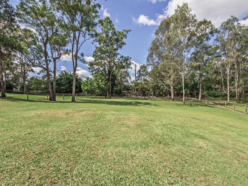 28 Craigerne Court, Chuwar QLD 4306
