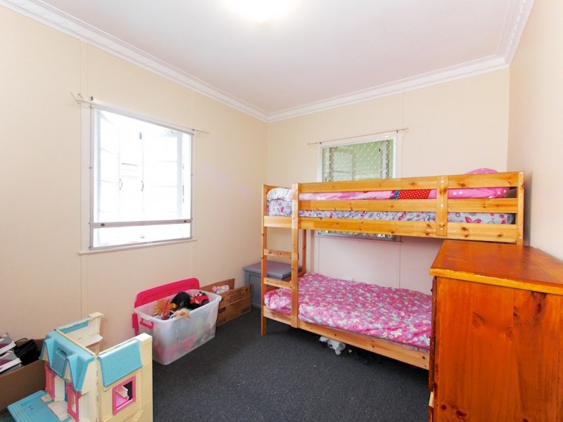 24 James Street, East Ipswich QLD 4305