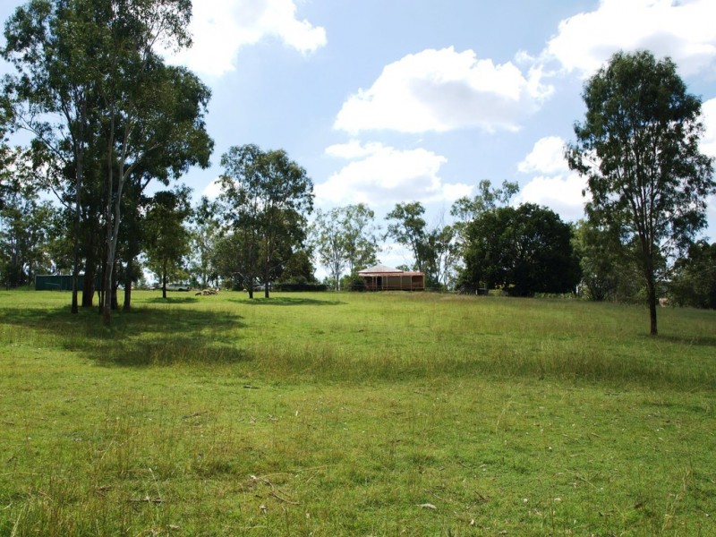 37 Storey St, Redbank Plains QLD 4301