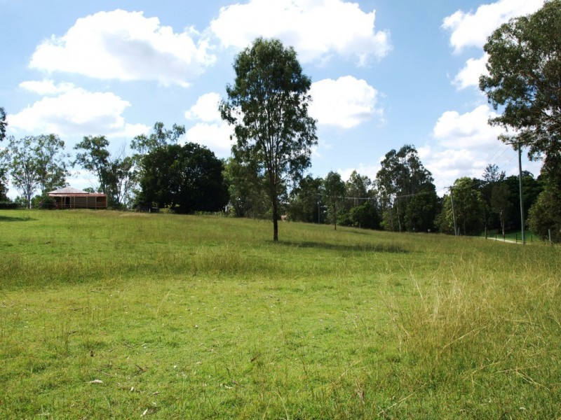 37 Storey St, Redbank Plains QLD 4301