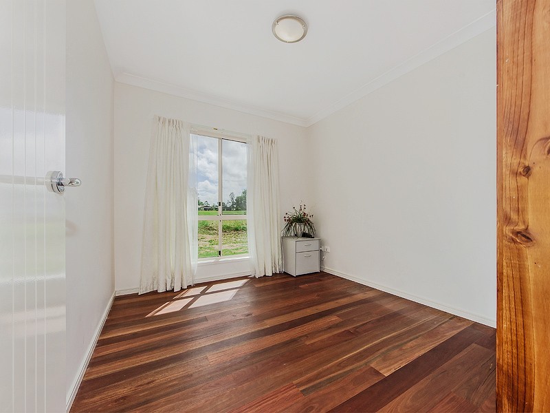 64 Pat Slattery Place, Lowood QLD 4311