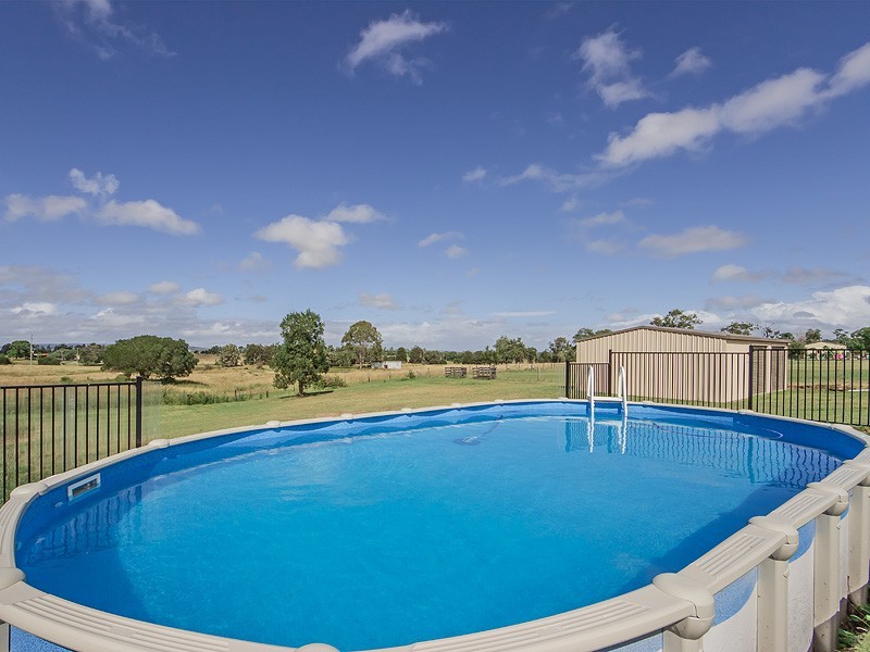 64 Pat Slattery Place, Lowood QLD 4311