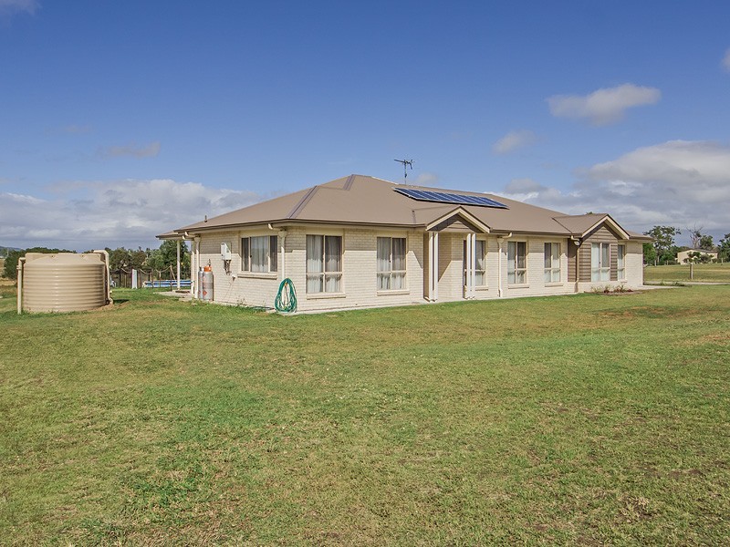 64 Pat Slattery Place, Lowood QLD 4311