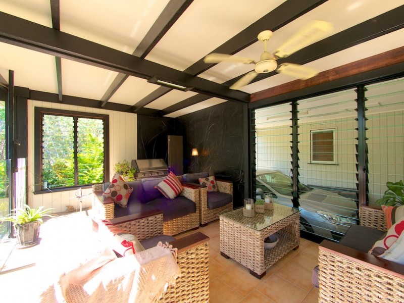 31 High Street, Blackstone QLD 4304