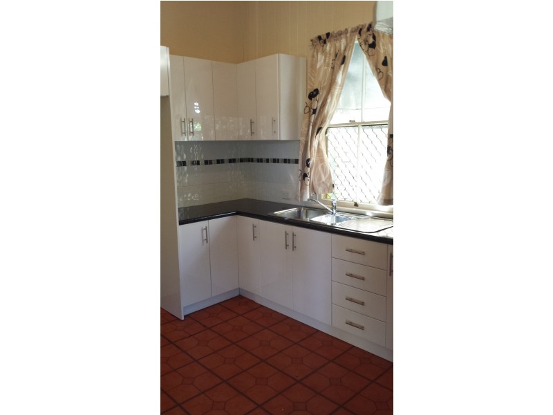 46 Blackstone Road, Newtown QLD 4305