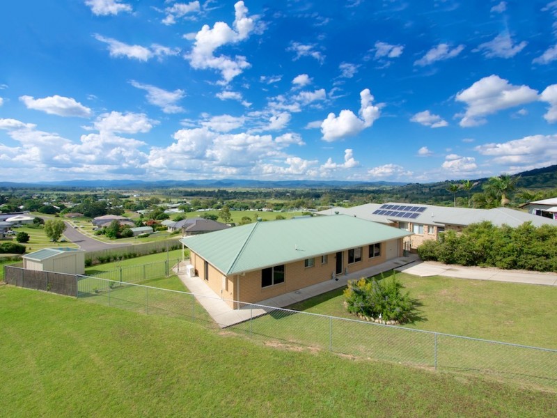 16 Banksia Court, Lowood QLD 4311