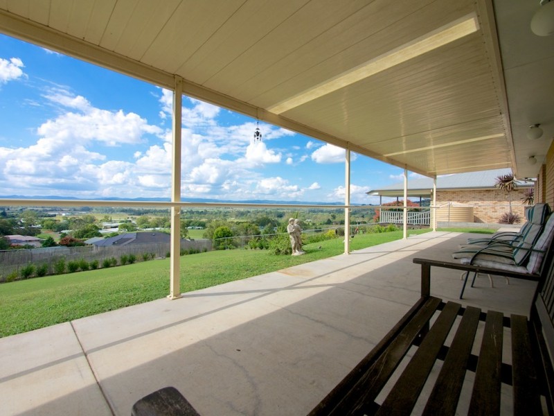 16 Banksia Court, Lowood QLD 4311