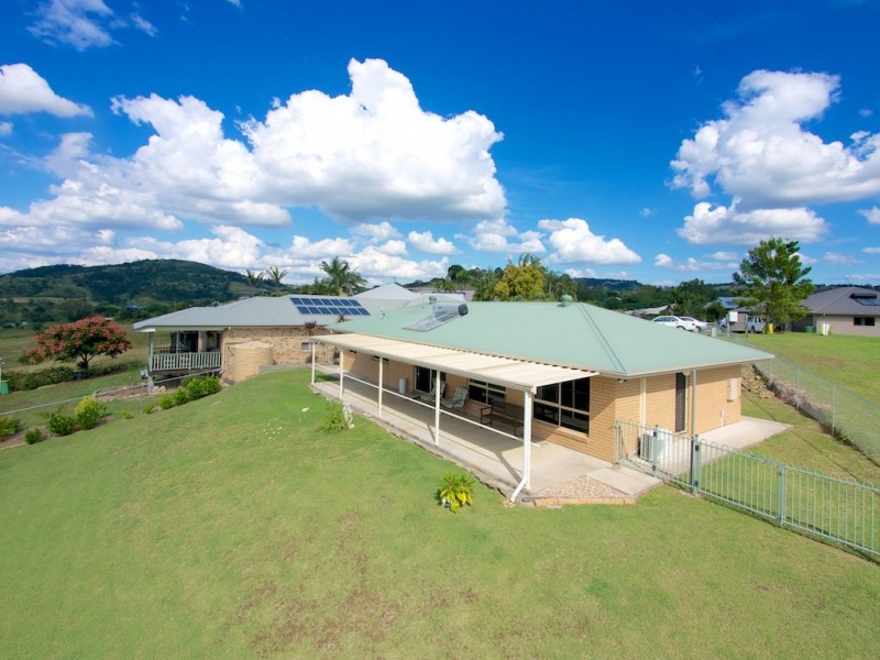 16 Banksia Court, Lowood QLD 4311