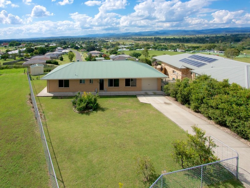16 Banksia Court, Lowood QLD 4311